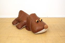 Grosser Lederhund 60er Jahre