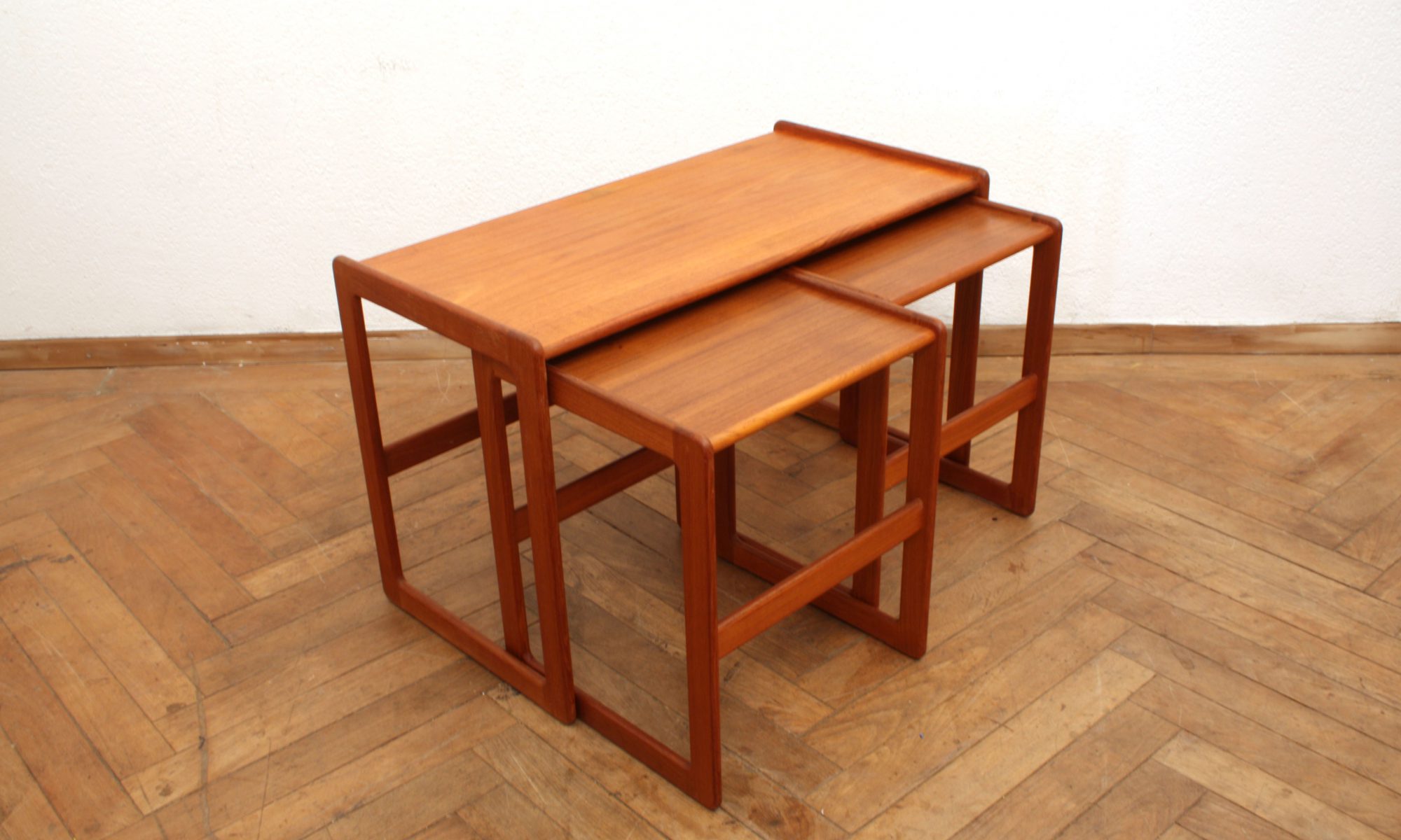 Satztische teak