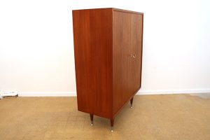 teak schrank